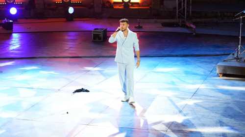 الشامي يفتتح جولته في تونس من مهرجان الحمامات الدولي