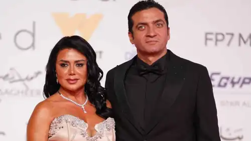 رانيا يوسف وزوجها في افتتاح مهرجان القاهرة السينمائي 2025