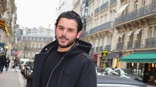 الوليد الحلاني يكشف وقوعه في حب امرأة تكبره بسنوات
