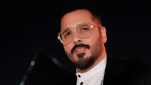 رامي عياش يحسم حقيقة الفيديو المتداول باسمه ويحذّر