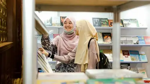 صناعة النشر الإماراتية تبني جسوراً ثقافية مع قراء جدد