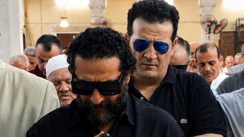 تحرك رسمي ضد مقتحم جنازة والدة أحمد حلمي