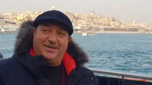 من هو الفنان الليبي خالد كافو؟ أبرز أعماله ومسيرته الفنية