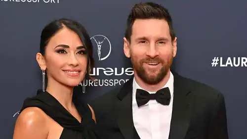 أنتونيلا روكوزو ورفاق ليونيل ميسي يحتفلون بعيد ميلاده