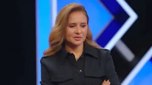 نيللي كريم