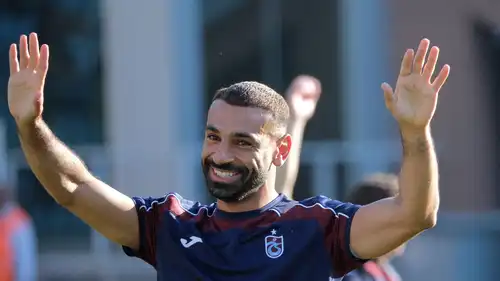 محمد صلاح يخرج عن صمته بعد الخسارة الأوروبية وتغريدته تحصد الملايين