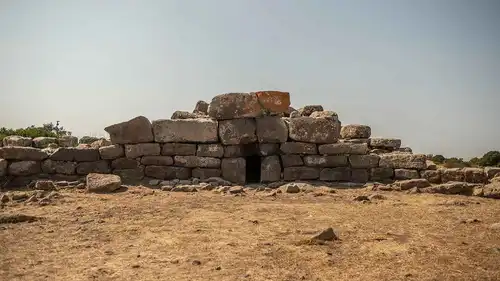 مقبرة العمالقة