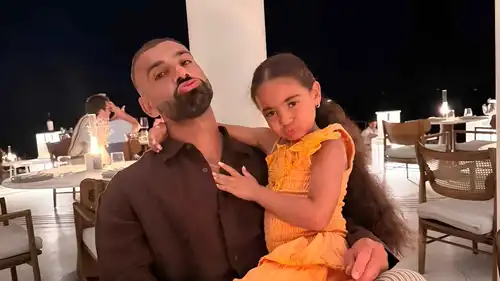 أول ظهور عائلي لمحمد صلاح بعد استقبال مولوده الثالث