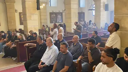 غياب نجوم الفن عن جنازة هاني شنودة يثير التساؤلات