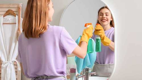 عادات خاطئة في تنظيف المرايا وأفضل طرق التلميع