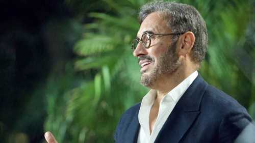 كاظم الساهر يفاجئ الجمهور بطلب غريب على مسرح إهدنيات (فيديو)