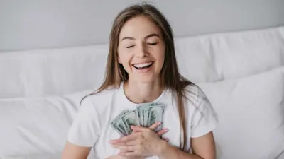 تفسير الحلم بالنقود للمتزوجة.. نجاح واستقرار