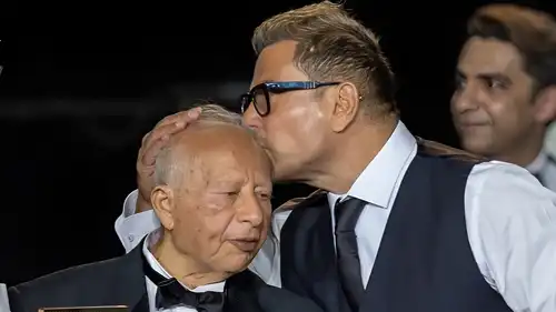 عمرو دياب ونجوم الفن يودعون هاني شنودة بكلمات مؤثرة