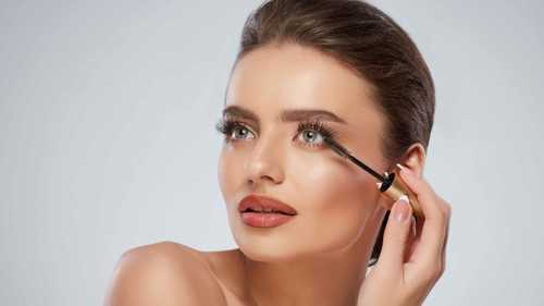 أفضل أنواع الماسكارا البنية لإطلالة طبيعية