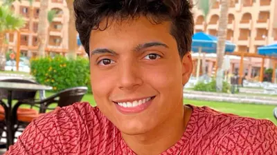 خالد منيب يطرح أغنية "بعتتلي رسالة".. والجمهور يشيد بكلماتها