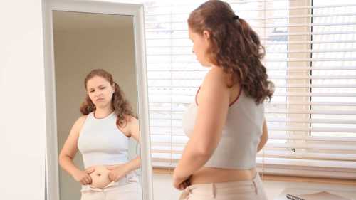 أسباب زيادة الوزن المفاجئ عند النساء