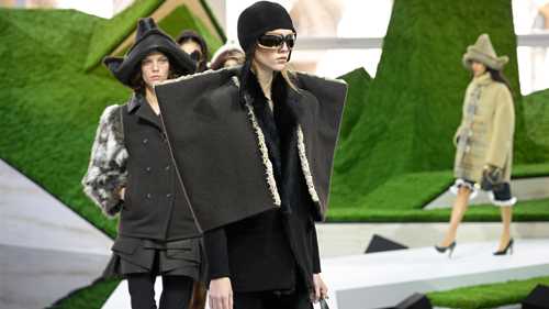 Louis Vuitton وMiu Miu تختتمان أسبوع باريس للموضة