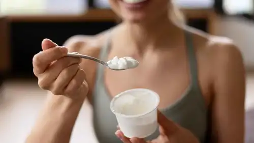 أفضل 8 أطعمة غنية بالبروبيوتيك لصحة أمعائك ومناعتك