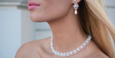 هل هي نهاية سطوة المجوهرات باهظة الثمن والمزيّفة أيضًا؟