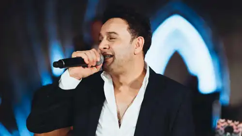 مصطفى قمر