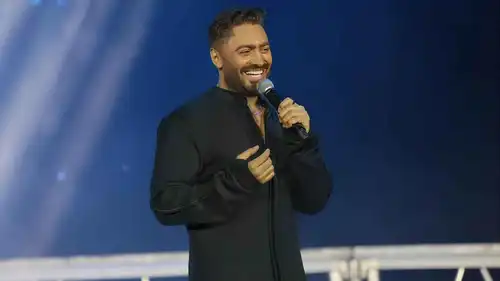 "فوشيا" ينشر أسماء أغنيات ألبوم تامر حسني "مش هتكرر"