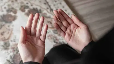 تفسير رؤية الصلاة في المنام.. رسائل خير وسكينة