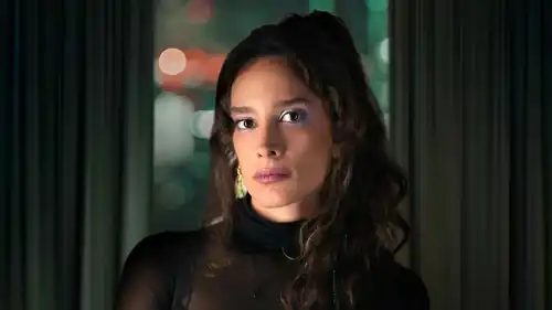 آية أبي حيدر - "سيدرا" في مسلسل "بخمس أرواح"
