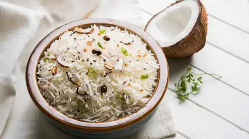 أرز جوز الهند.. وصفة آسيوية بنكهة غنية