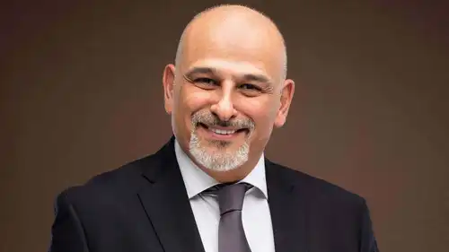 جمال سليمان يعود إلى سوريا عبر "التوأم الشامي"