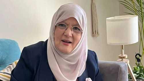 شمس البارودي تثير الجدل بصورة رومانسية نادرة مع حسن يوسف