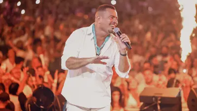 الفنان عمرو دياب