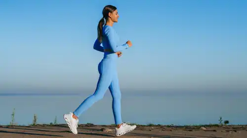 في اليوم الوطني للمشي... أحذية تمنحك توازنًا بين الراحة والأناقة