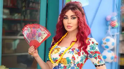 جيني إسبر توضح حقيقة تقليد نادين نجيم في "خارج التغطية"