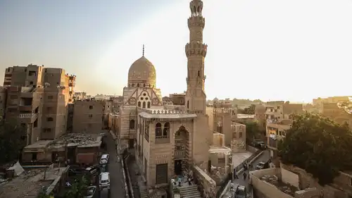 ما سبب زلزال مصر اليوم؟ تفاصيل الهزة التي أعادت للأذهان كارثة 1992