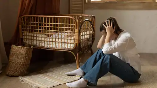 هل يمكن أن تؤذي الأم طفلها بسبب اكتئاب ما بعد الولادة؟