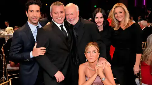 وفاة مخرج Friends الأسطوري جيمس بوروز