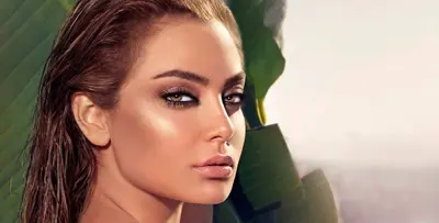الممثلة اللبنانية شبيهة أنجلينا جولي تطل بمكياج جذاب ومختلف
