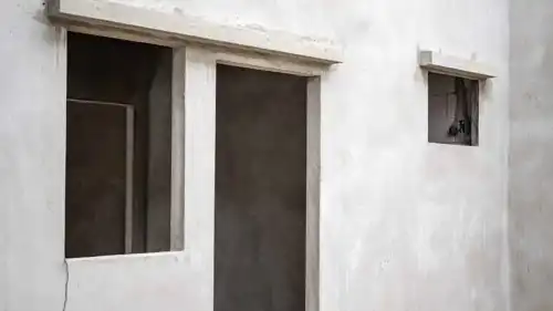 تفسير حلم رؤية المنزل بدون أبواب للمتزوجة ودلالاته الواقعية