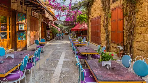 مدن عربية يقصدها عشاق الطعام من كل مكان