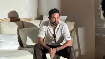 عمرو سعد يعود إلى السينما بفيلم مترجم لـ 12 لغة.. وينشر كواليسه
