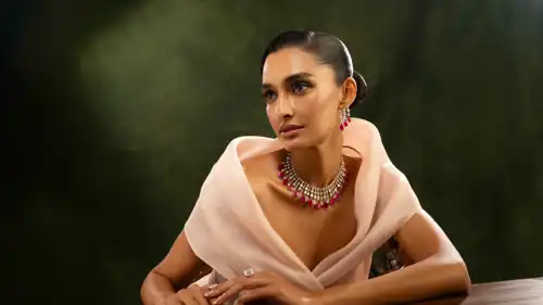معرض "جواهر العالم"