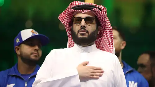 لماذا دافع تركي آل الشيخ عن أم كلثوم؟
