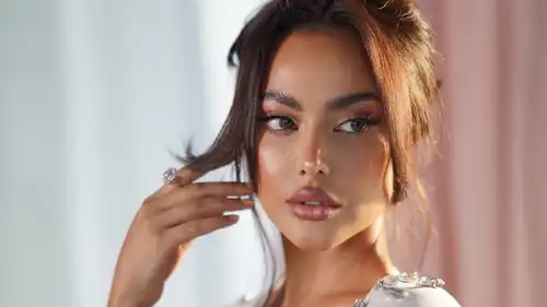 بعد 3 سنوات خلف القضبان.. هل أُفرج عن فاطمة المؤمن؟