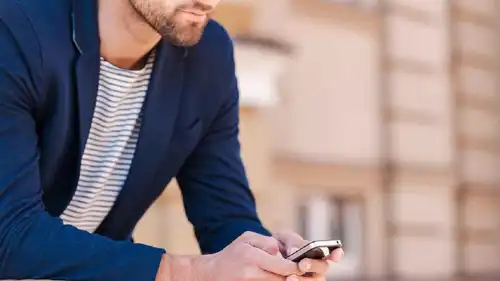التحذيرات من مخاطر وسائل التواصل الاجتماعي تقلل استخدامها بين الشباب
