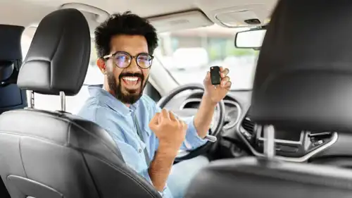 تفسير حلم شراء سيارة جديدة للأعزب وعلاقته بالزواج والنجاح