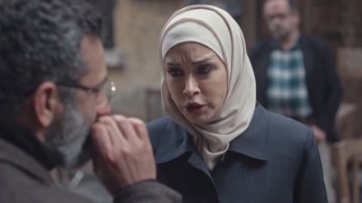 كاريس بشار وجورج خباز بمواجهة حامية في "النار بالنار"