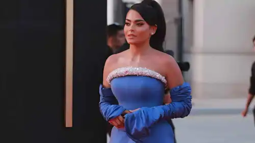 أسماء جلال