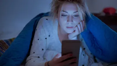 5 علامات تدل على أنك وصلت مرحلة الإدمان على هاتفك الذكي