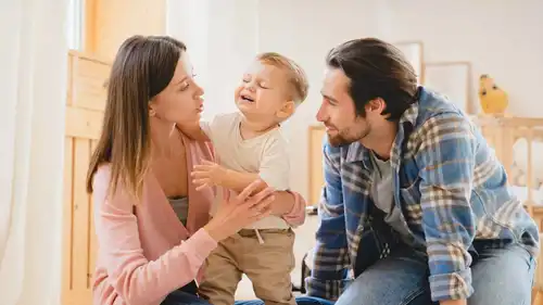 أسباب رفض الحضن لدى الأطفال