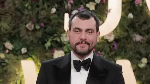 سامر إسماعيل يحتفل بعيد ميلاده في كواليس "حب أعمى"